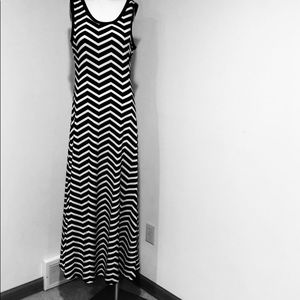 Calvin Klein Black/White Jersey Maxi Dress-Size 8